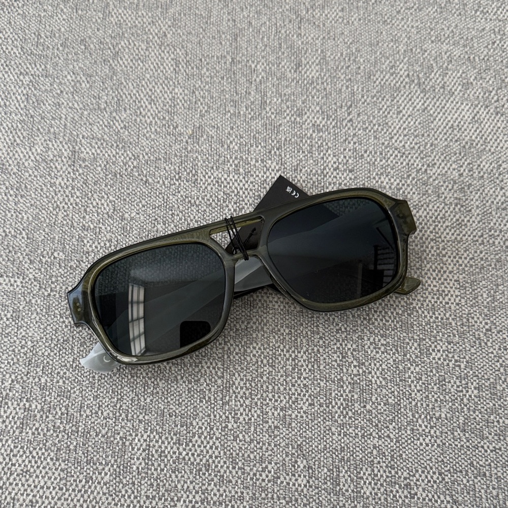 Plastic Aviator Sunglasses 💚